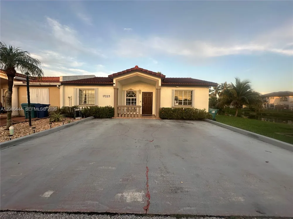 17223 NW 74th Ct Hialeah, FL 33015