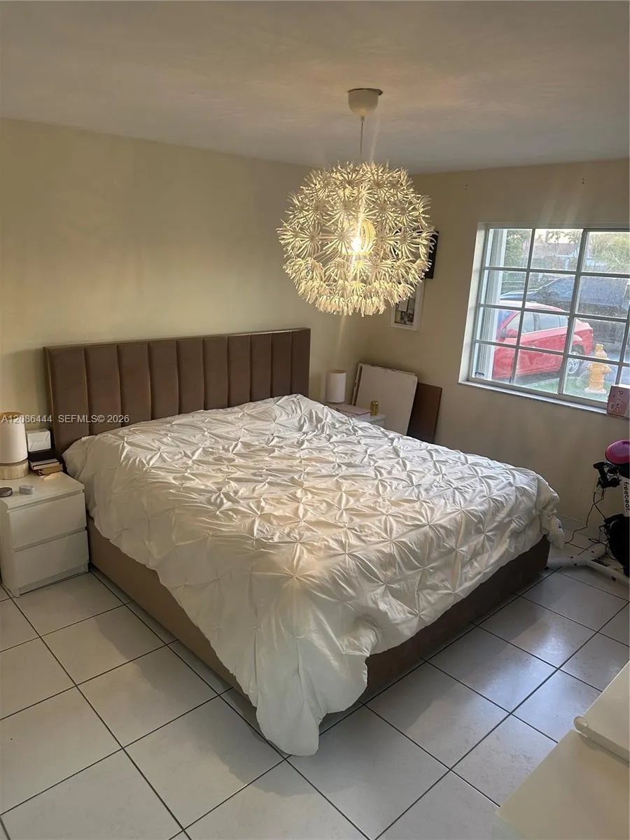 17223 NW 74th Ct Hialeah, FL 33015