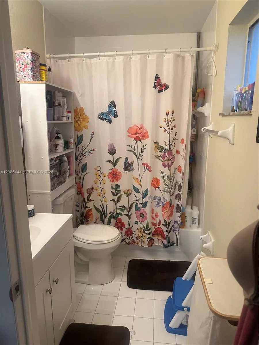 17223 NW 74th Ct Hialeah, FL 33015