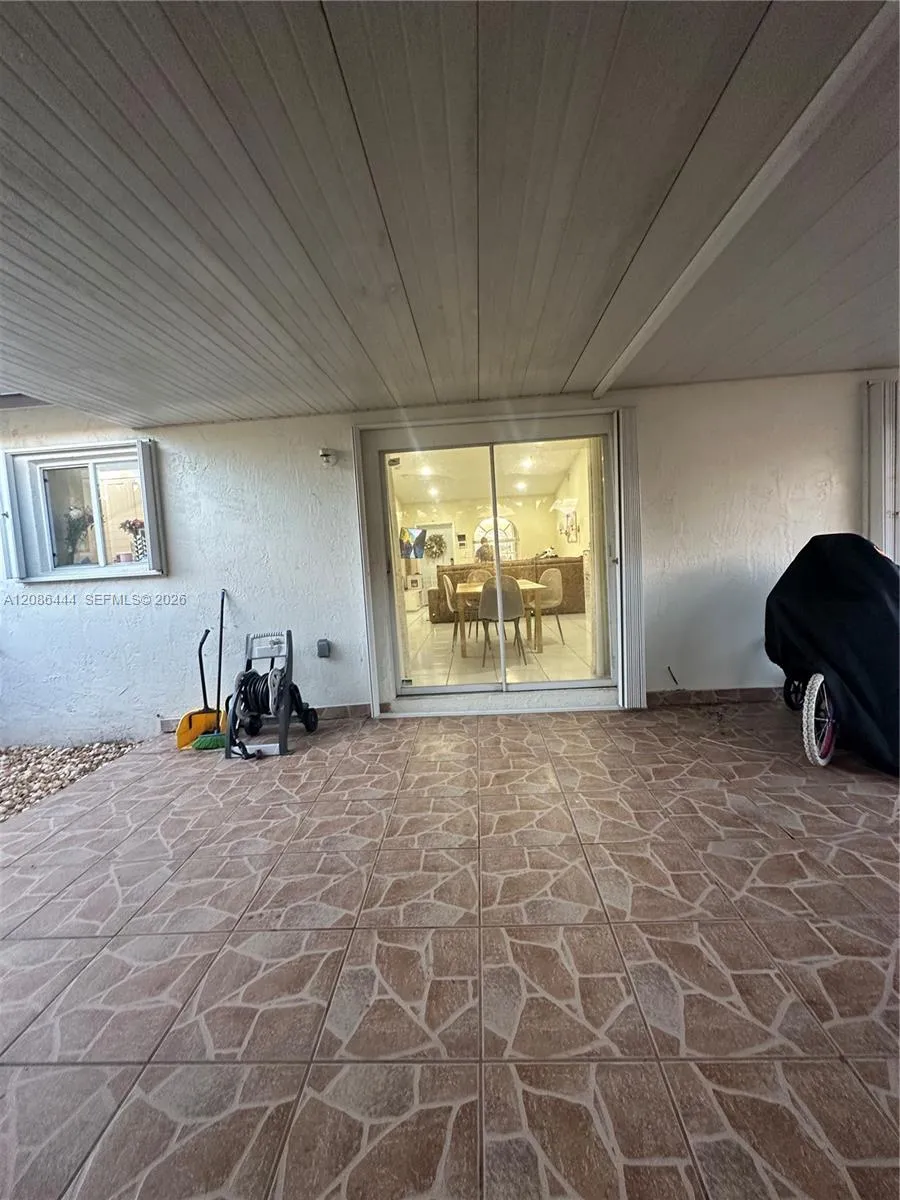 17223 NW 74th Ct Hialeah, FL 33015