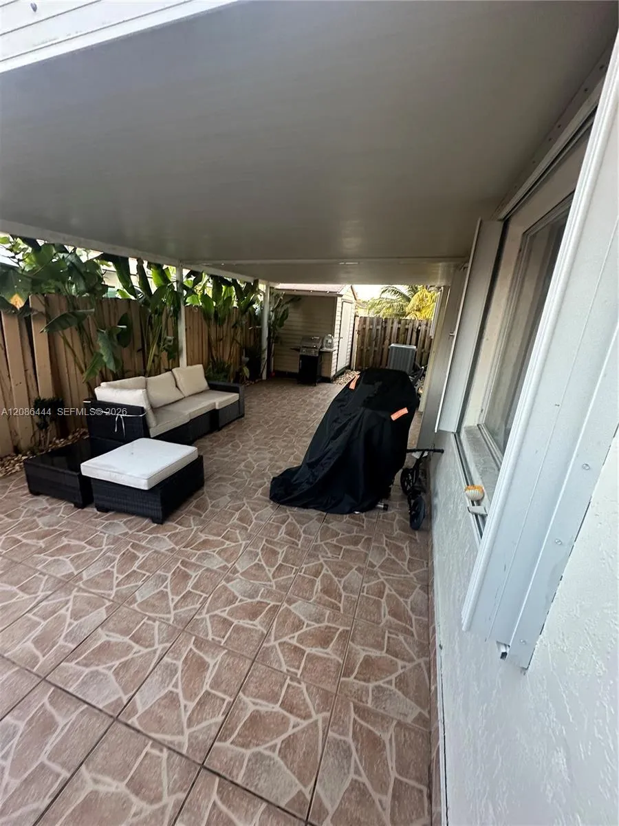 17223 NW 74th Ct Hialeah, FL 33015