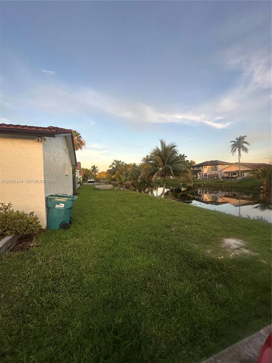 17223 NW 74th Ct Hialeah, FL 33015