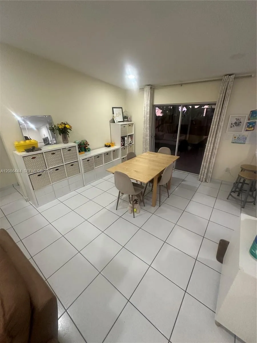 17223 NW 74th Ct Hialeah, FL 33015