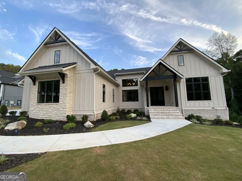 2468 Rockbridge RD NW Conyers, GA 30012