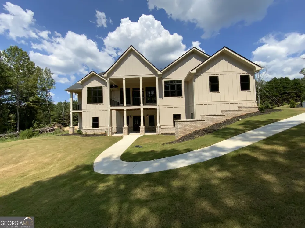 2468 Rockbridge RD NW Conyers, GA 30012