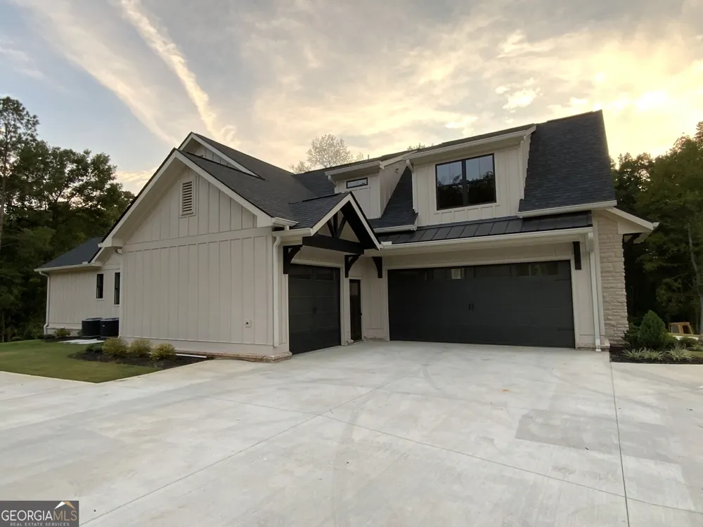 2468 Rockbridge RD NW Conyers, GA 30012