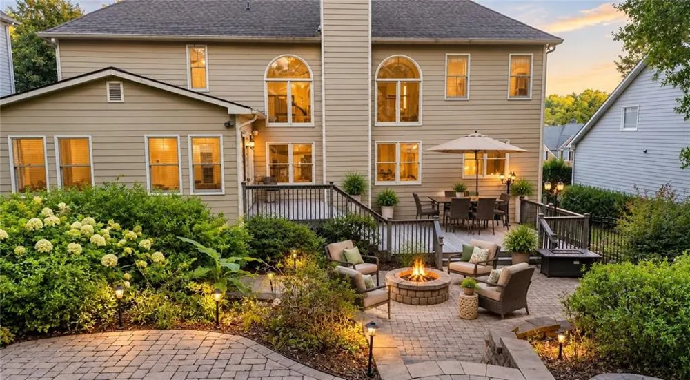 275 Gladeside Path Johns Creek, GA 30024