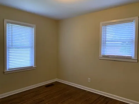 110 Cambridge Ct