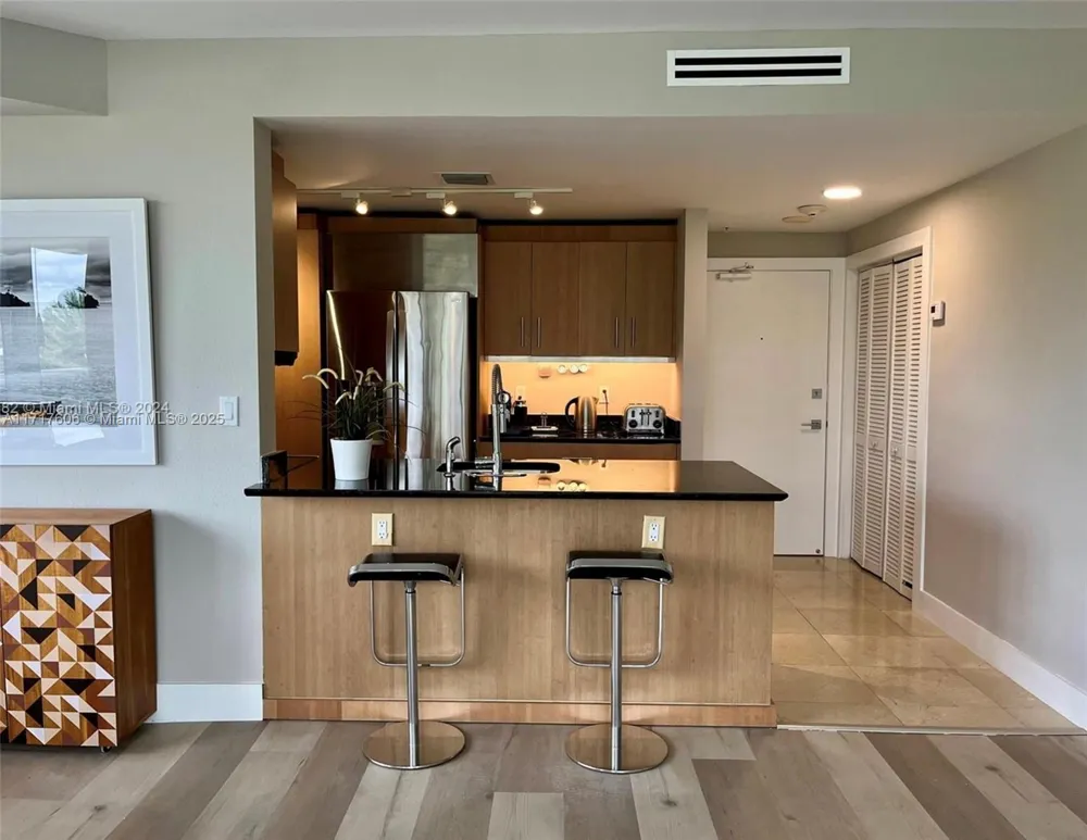 10275 Collins Ave #331 Bal Harbour, FL 33154