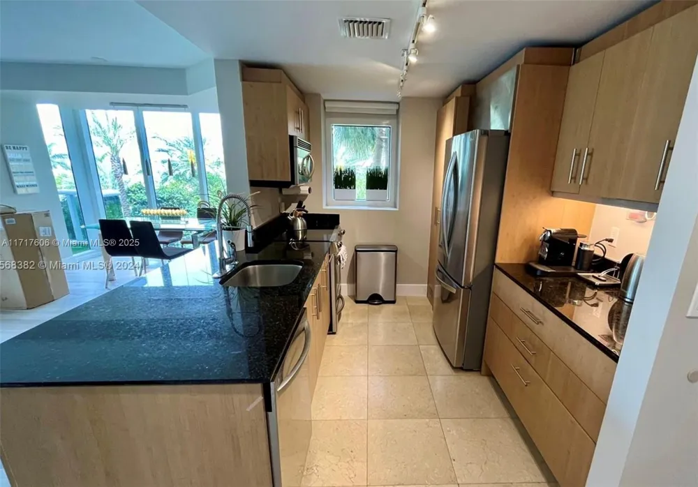 10275 Collins Ave #331 Bal Harbour, FL 33154