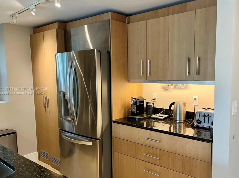 10275 Collins Ave #331 Bal Harbour, FL 33154