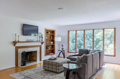 5316 Malibu Drive