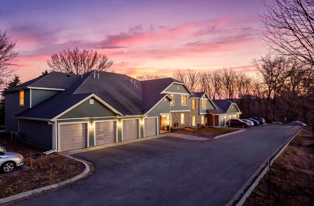 3861 Gold Point #B Eagan, MN 55122
