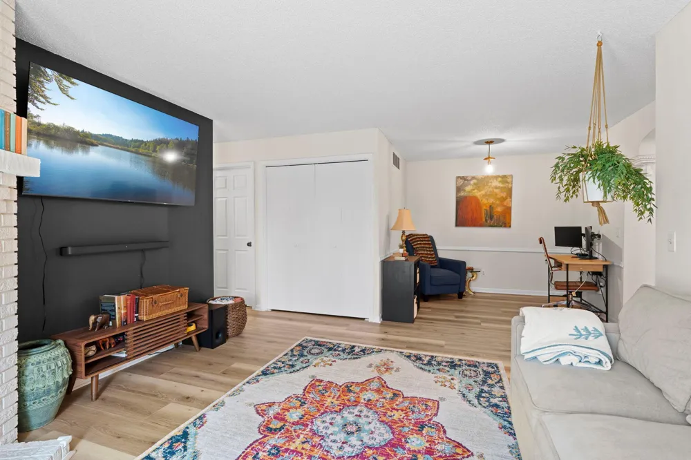 3861 Gold Point #B Eagan, MN 55122