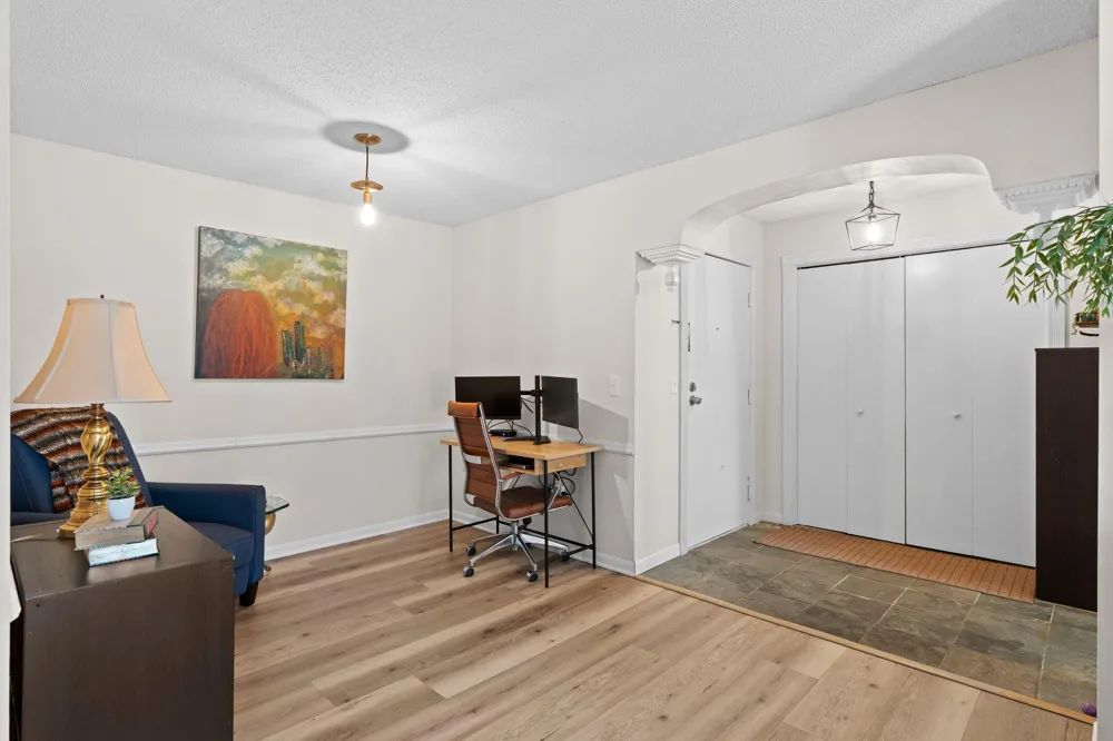 3861 Gold Point #B Eagan, MN 55122
