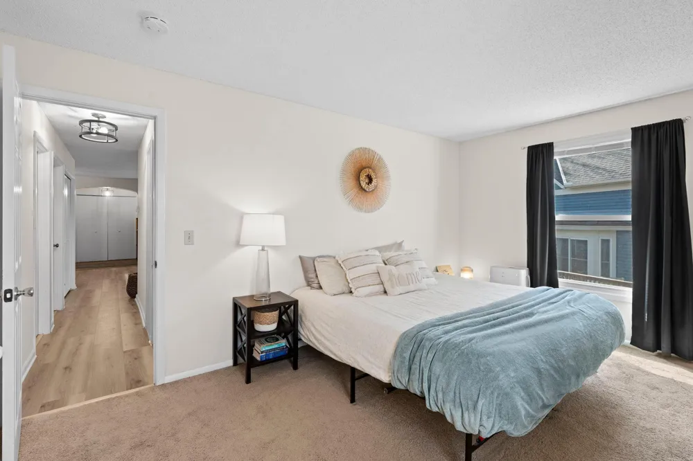 3861 Gold Point #B Eagan, MN 55122