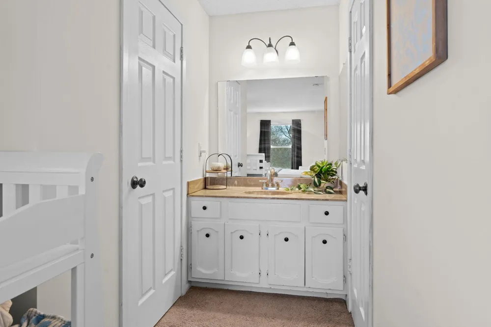 3861 Gold Point #B Eagan, MN 55122