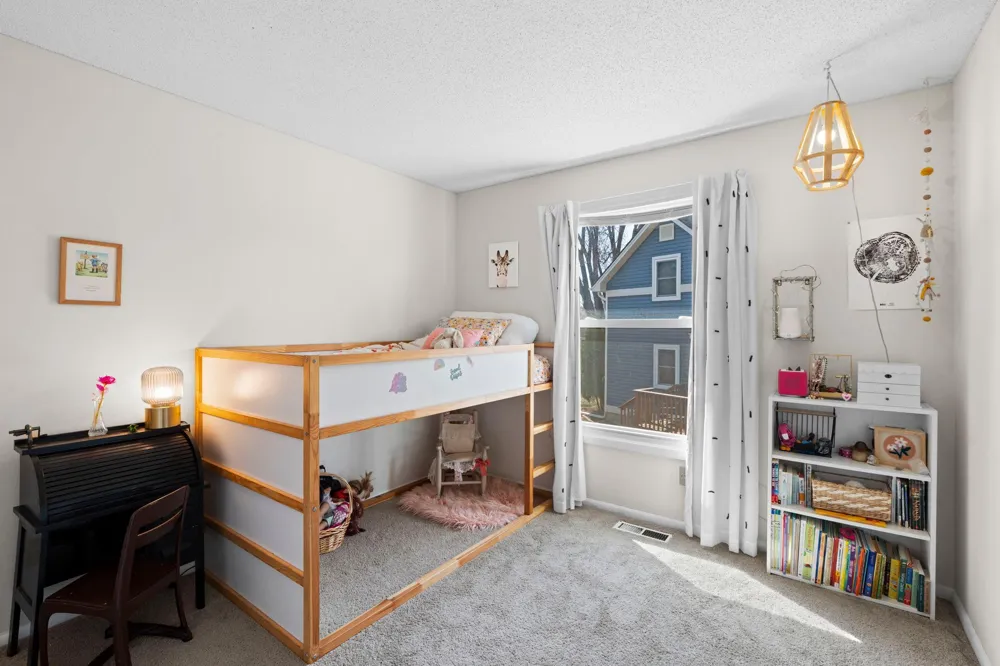 3861 Gold Point #B Eagan, MN 55122