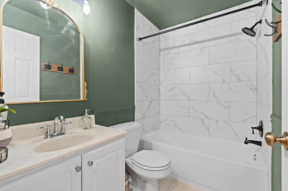 3861 Gold Point #B Eagan, MN 55122