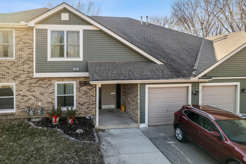 3861 Gold Point #B Eagan, MN 55122
