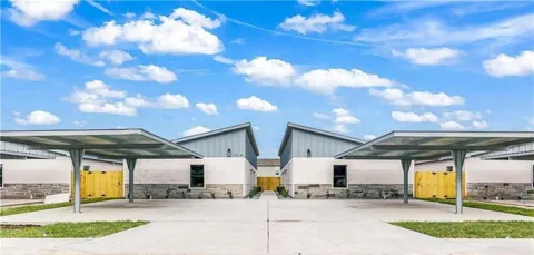 1630 Playa Drive #4