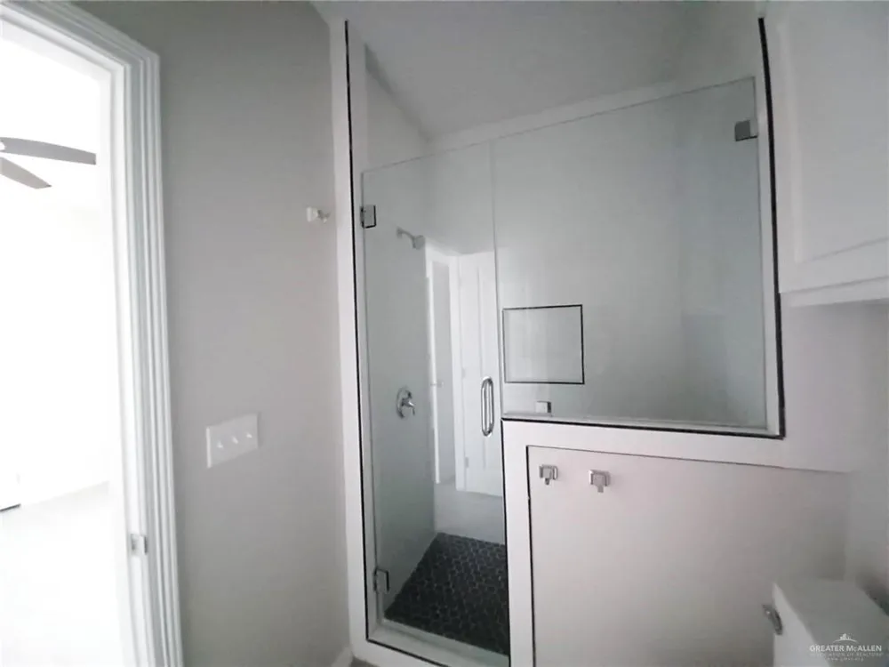 1630 Playa Drive #4 Weslaco, TX 78596