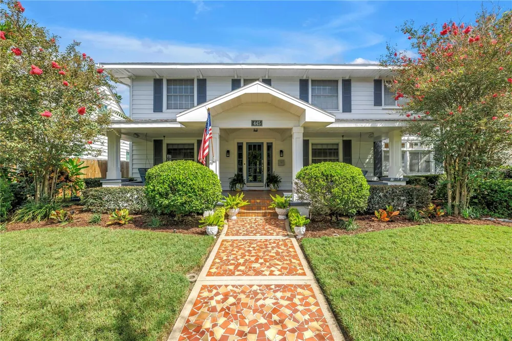 445 18TH AVENUE NE St Petersburg, FL 33704