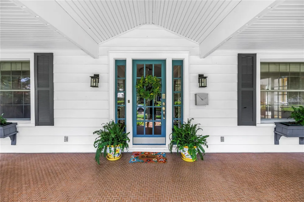 445 18TH AVENUE NE St Petersburg, FL 33704