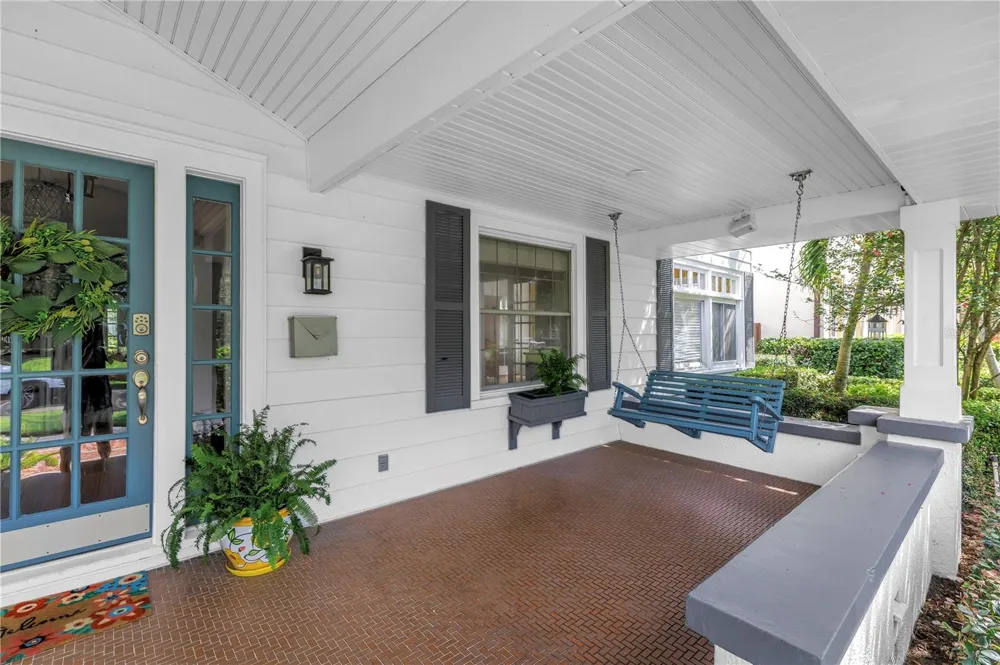 445 18TH AVENUE NE St Petersburg, FL 33704