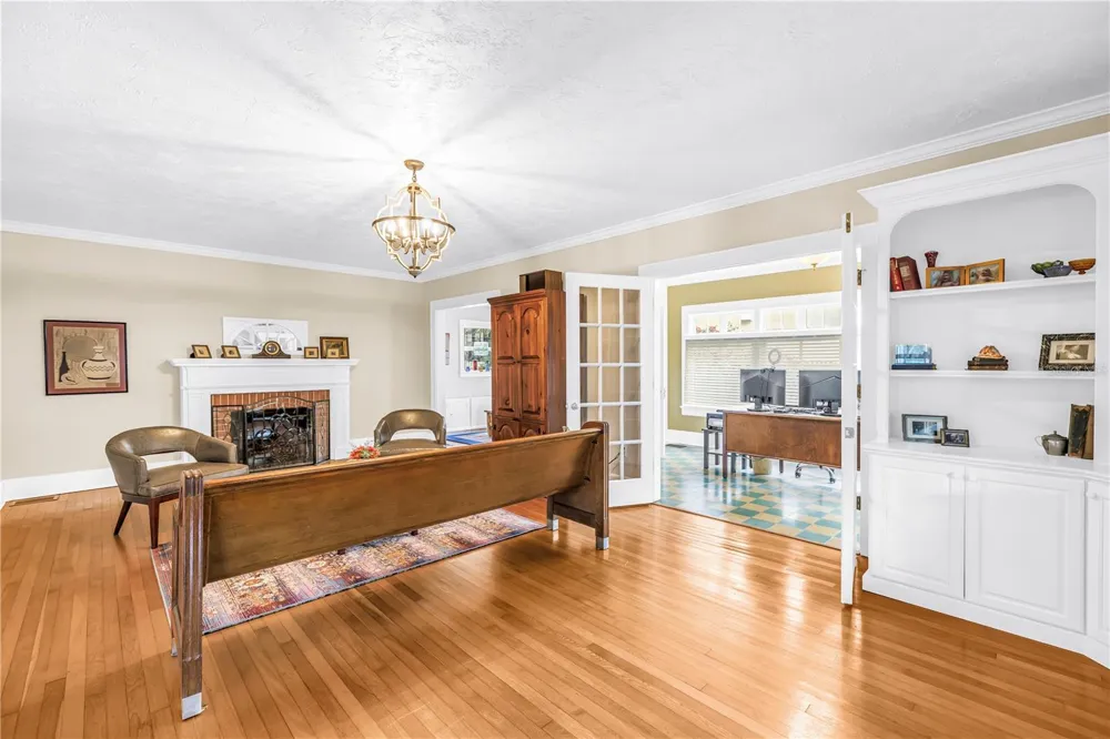 445 18TH AVENUE NE St Petersburg, FL 33704
