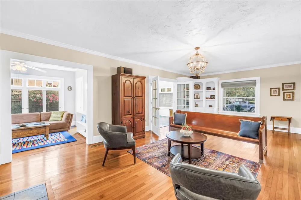 445 18TH AVENUE NE St Petersburg, FL 33704