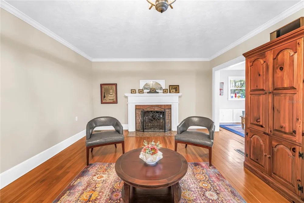 445 18TH AVENUE NE St Petersburg, FL 33704