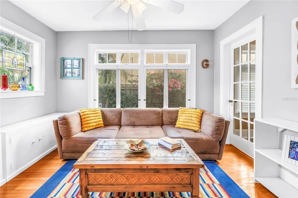 445 18TH AVENUE NE St Petersburg, FL 33704
