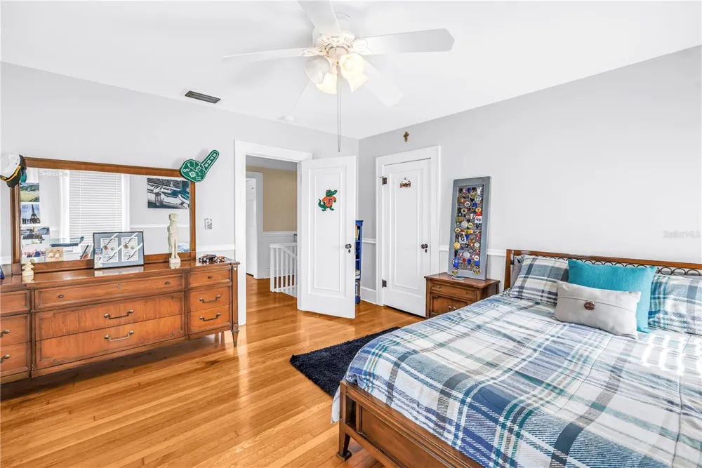 445 18TH AVENUE NE St Petersburg, FL 33704