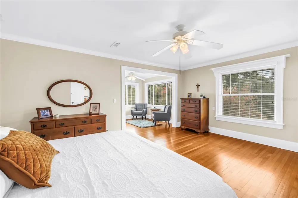 445 18TH AVENUE NE St Petersburg, FL 33704