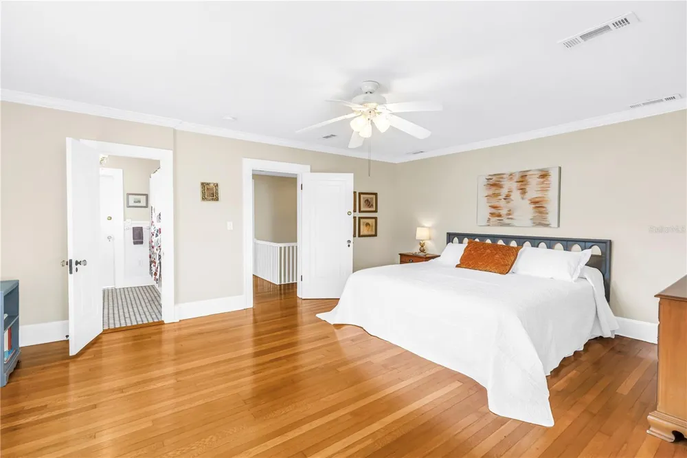 445 18TH AVENUE NE St Petersburg, FL 33704