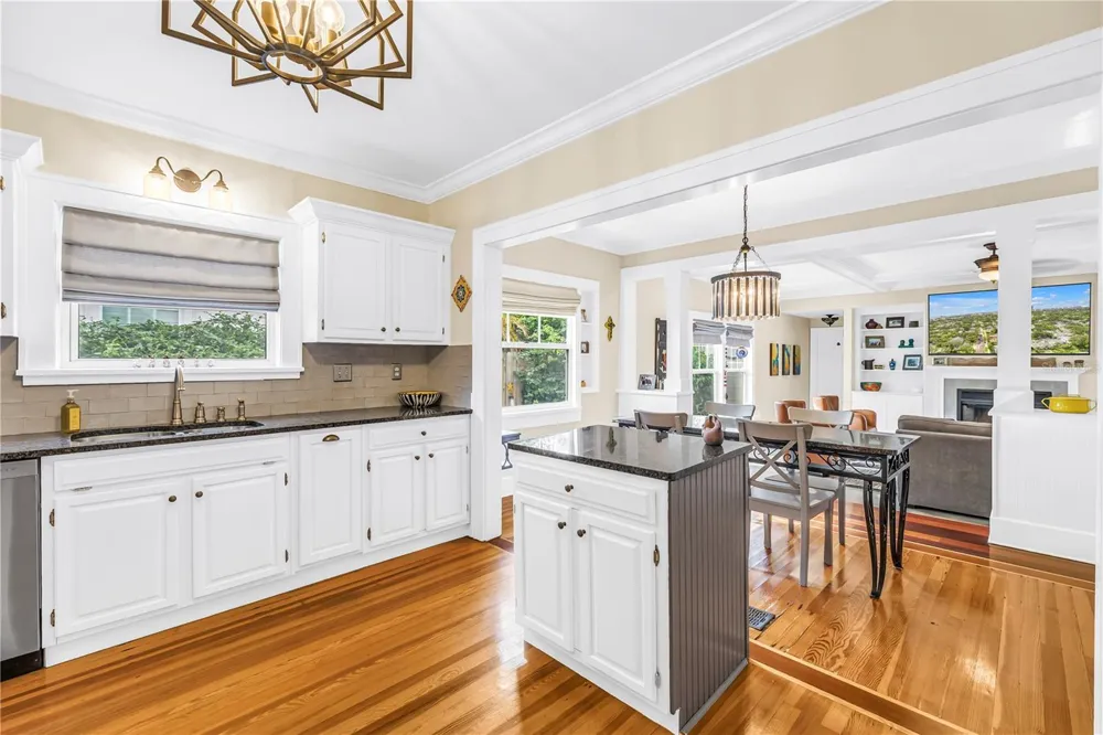 445 18TH AVENUE NE St Petersburg, FL 33704