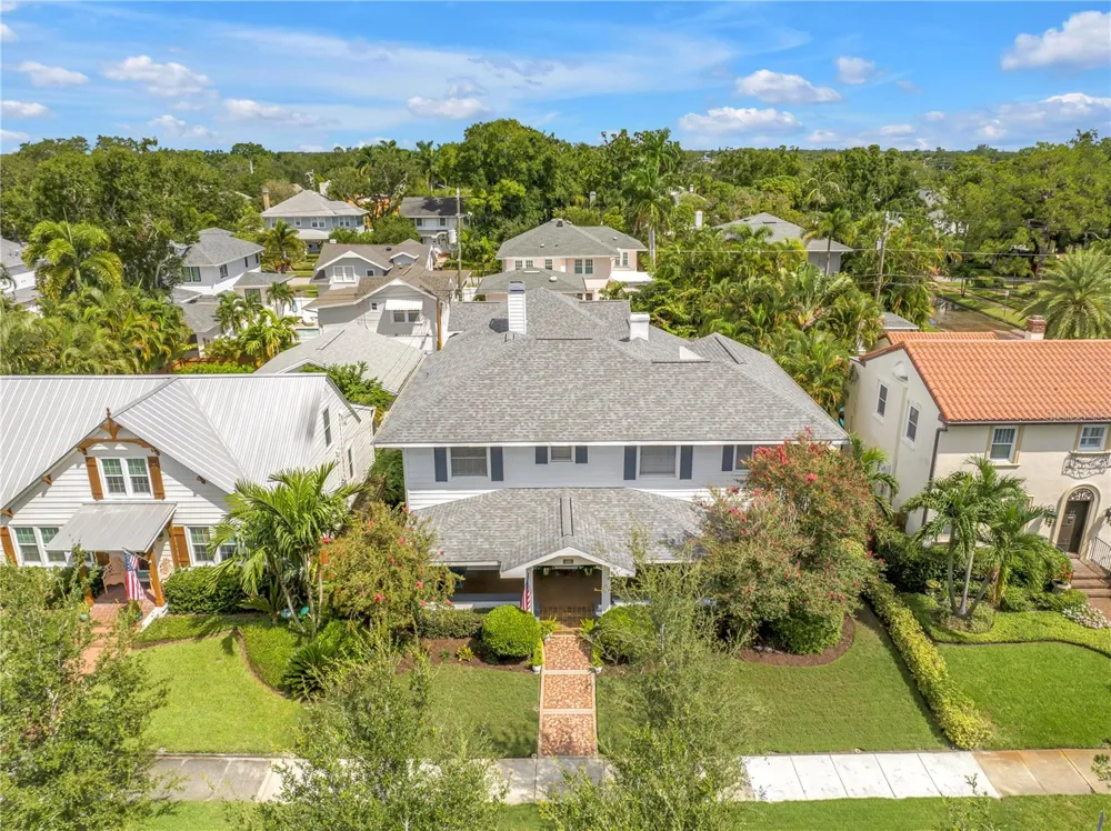 445 18TH AVENUE NE St Petersburg, FL 33704