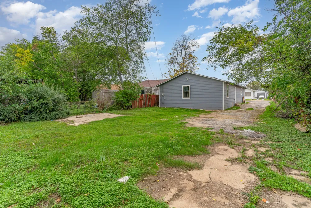 1322 Galloway Avenue Dallas, TX 75216