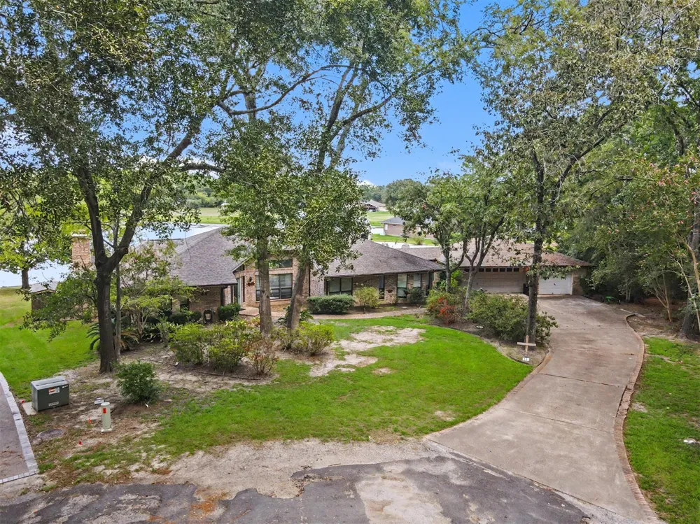98 Glenheath Trinity, TX 75862