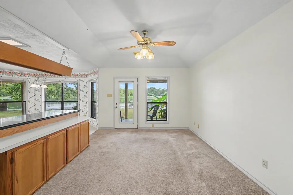 98 Glenheath Trinity, TX 75862