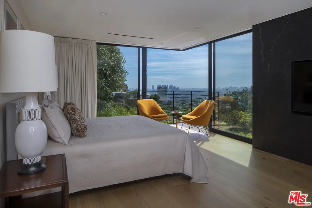 1517 Oriole Lane Los Angeles, CA 90069