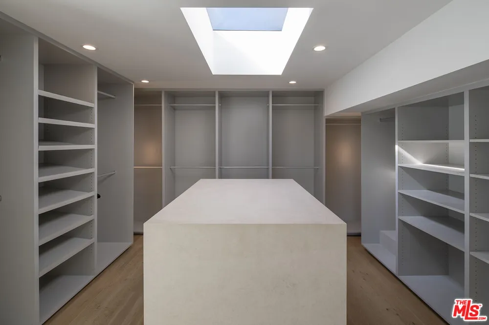 1517 Oriole Lane Los Angeles, CA 90069