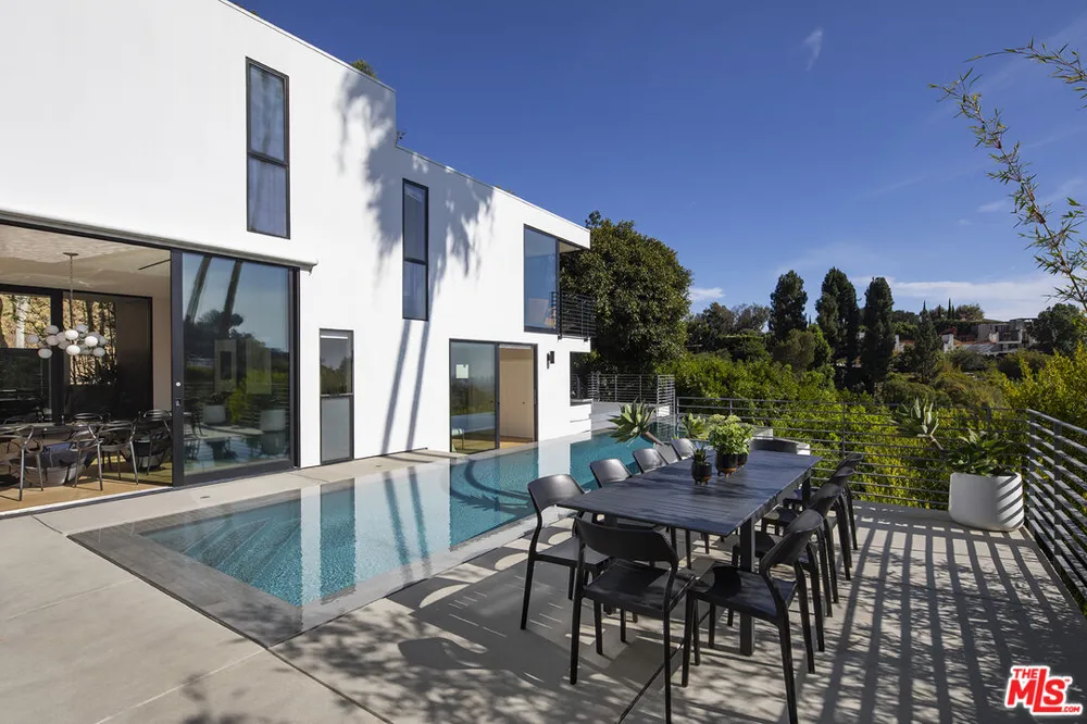 1517 Oriole Lane Los Angeles, CA 90069