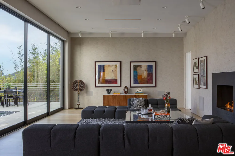 1517 Oriole Lane Los Angeles, CA 90069