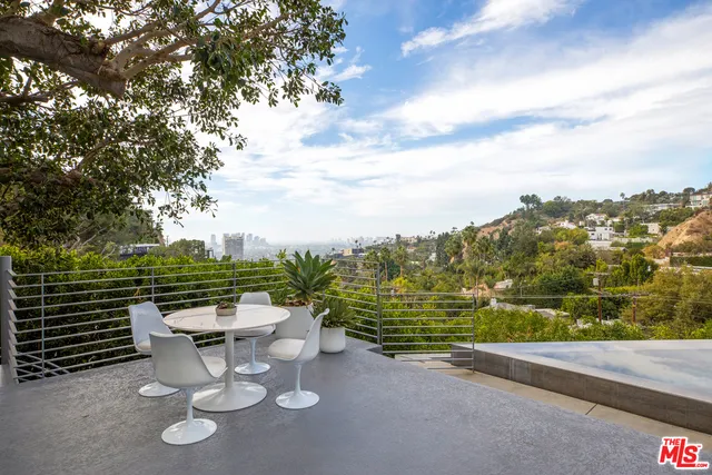 1517 Oriole Lane Los Angeles, CA 90069