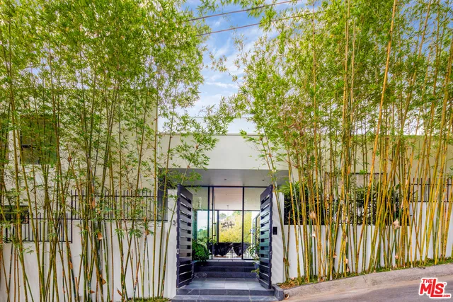 1517 Oriole Lane Los Angeles, CA 90069