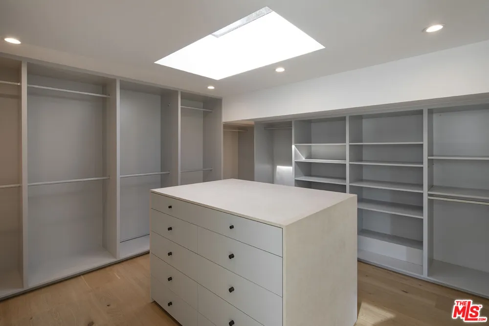 1517 Oriole Lane Los Angeles, CA 90069