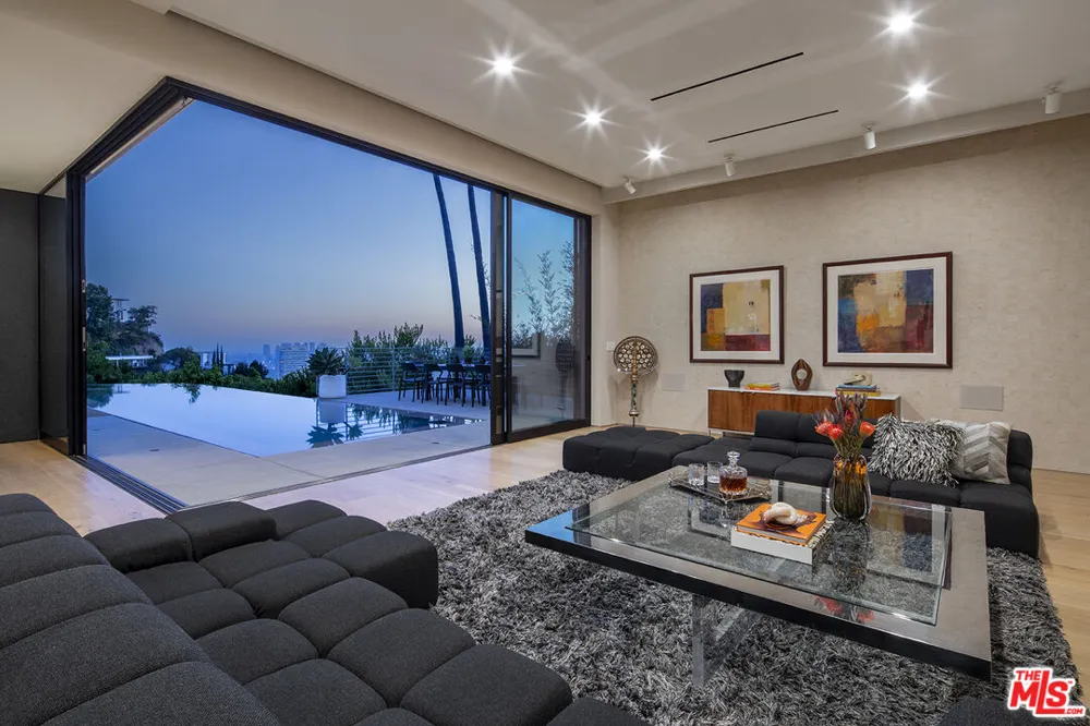 1517 Oriole Lane Los Angeles, CA 90069