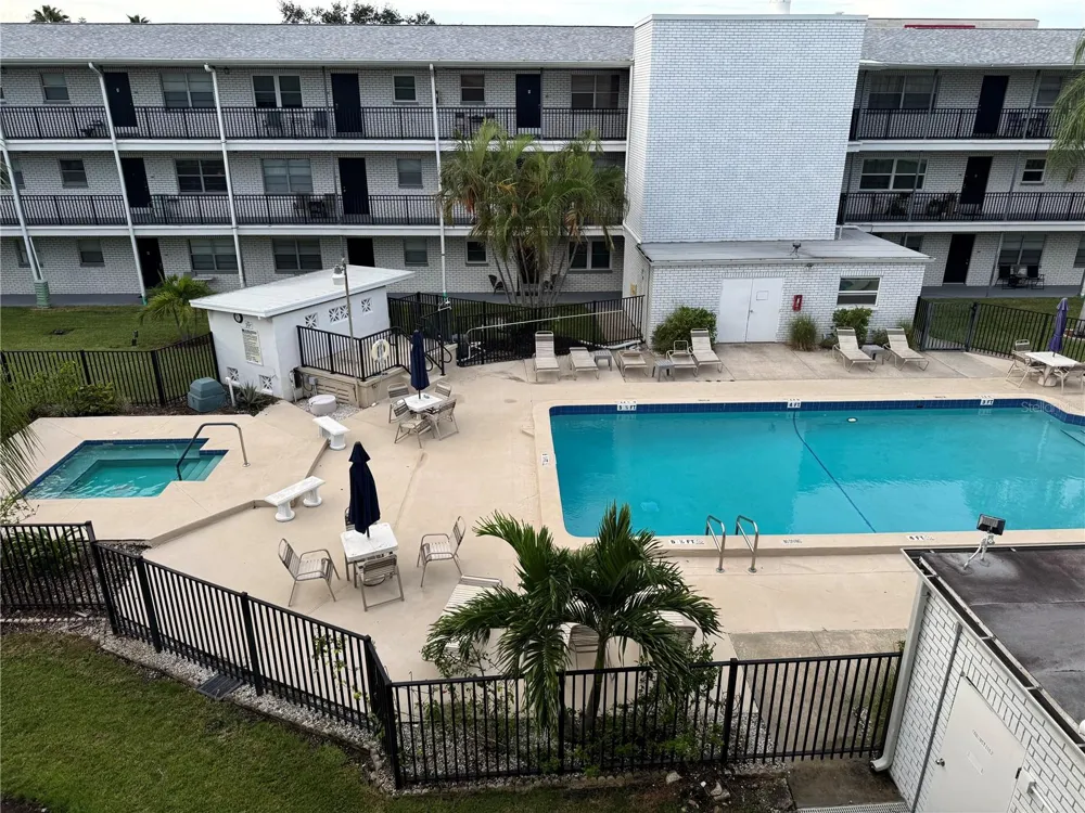 4050 4TH STREET #305 St Petersburg, FL 33703